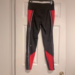 Victoria secret sport leggings size M